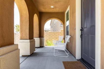 Luxury Modern Home with Club House pool or spa - 6Flags - image 4