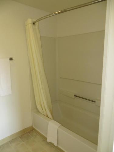 Beachview Inn - image 2