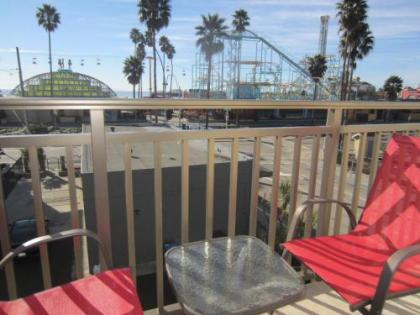 Carousel Beach Inn - image 2