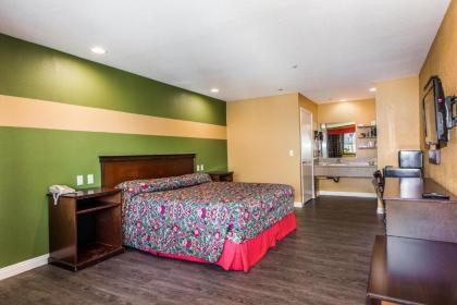 Budget Inn Anaheim  Santa Fe Springs