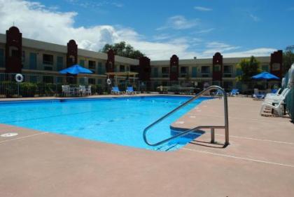 Days Inn by Wyndham Santa Fe New Mexico - image 5