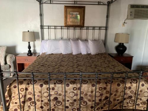 Cottonwood Court Motel - main image