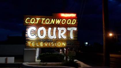Cottonwood Court Motel - image 2