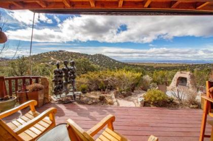 Sunlit Hills Art and Views 3 Bedrooms Sleeps 6 Hot Tub Volleyball WiFi New Mexico
