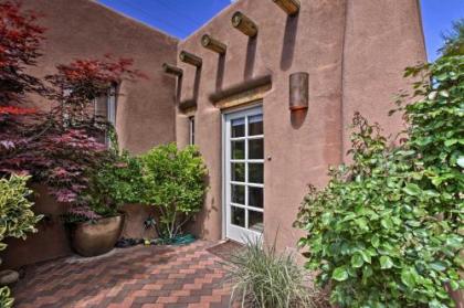 Spacious Railyard Bungalow with Private Patios Santa Fe