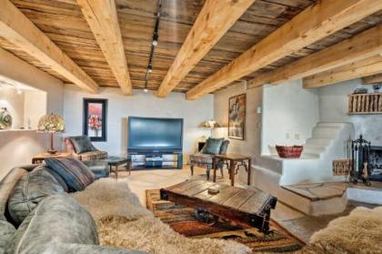 Adobe with Patio and Hot Tub - 5 Mi to Meow Wolf! - image 1