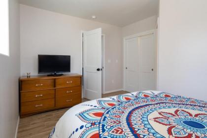 Crescent Moon Casita 2 Bedrooms Patio WiFi Sleeps 4 - image 14