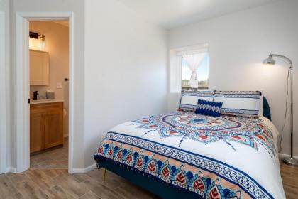 Crescent Moon Casita 2 Bedrooms Patio WiFi Sleeps 4 - image 17