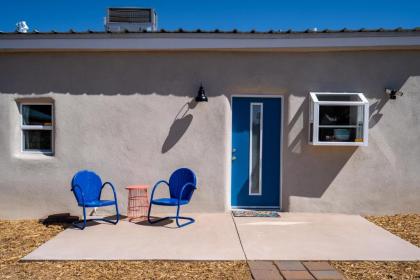 Crescent Moon Casita 2 Bedrooms Patio WiFi Sleeps 4 - image 2