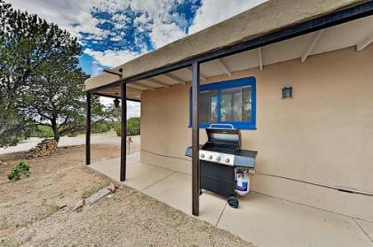 Peaceful Mountain-View Retreat on 3 Acres home Santa Fe New Mexico
