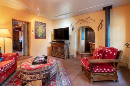 Bonitas Casita 2 Bedrooms Patio Hot Tub Pet Friendly Sleeps 4 - image 3