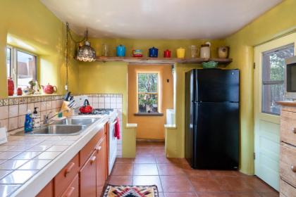 Bonitas Casita 2 Bedrooms Patio Hot Tub Pet Friendly Sleeps 4 - image 6