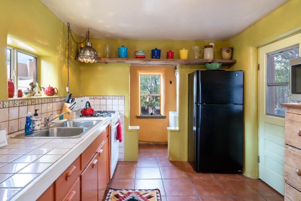 Bonitas Casita 2 Bedrooms Patio Hot Tub Pet Friendly Sleeps 4 - image 6