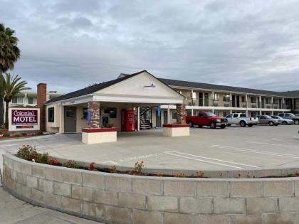 Colonial Motel - image 12