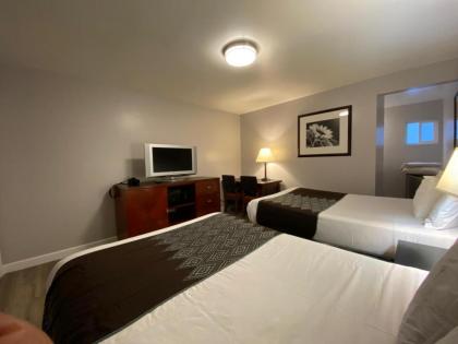 Colonial Motel - image 3