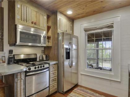 Papa's Hideaway - image 3