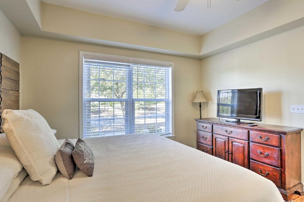 Santa Rosa Beach Condo with Patio and Pool on 30A! - image 4