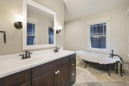 The Point by Five Star Properties - image 9