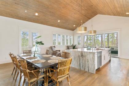 Tresca Pines Luxury Vacation Home - image 10