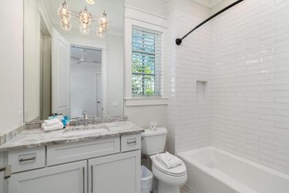 Tresca Pines Luxury Vacation Home - image 16