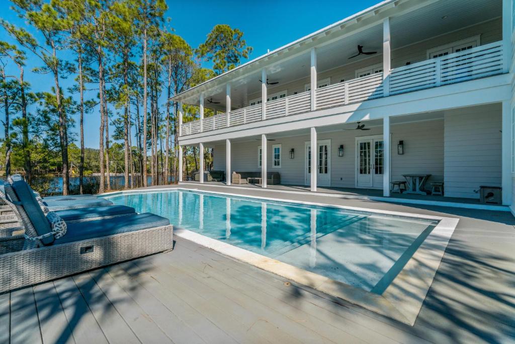 Tresca Pines Luxury Vacation Home - image 4