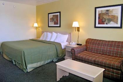 Travelodge by Wyndham Santa Rosa - image 2