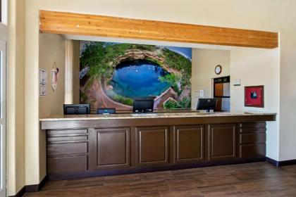 La Quinta by Wyndham Santa Rosa - image 4