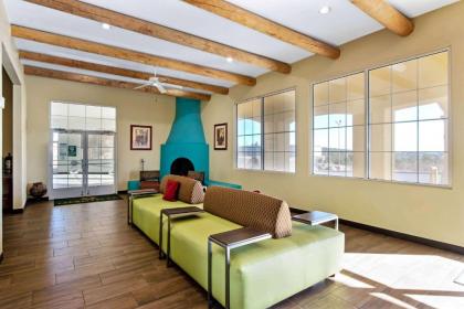 La Quinta by Wyndham Santa Rosa - image 5