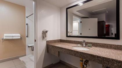 Best Western Santa Rosa Inn - image 14