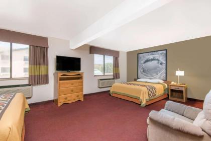 Super 8 by Wyndham Santa Rosa - image 11