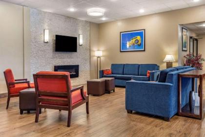 Comfort Inn City of Natural Lakes - image 6