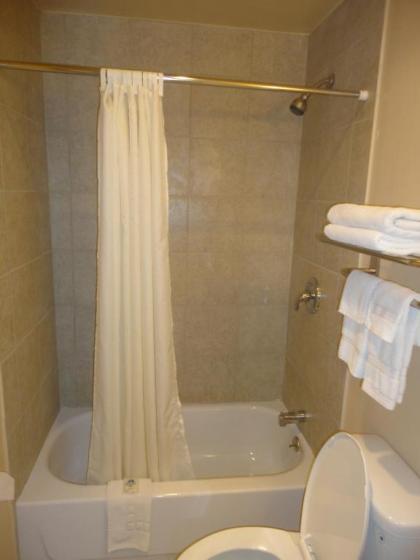 Americas Best Value Inn Santa Rosa - image 10