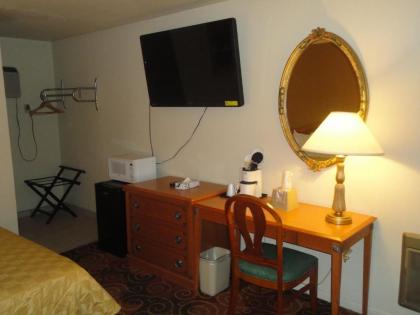 Americas Best Value Inn Santa Rosa - image 12