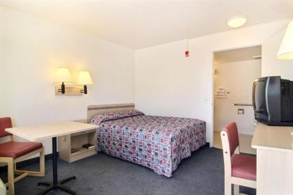 Motel 6-Santa Rosa NM - image 3