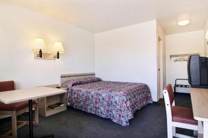 Motel 6-Santa Rosa NM - image 9