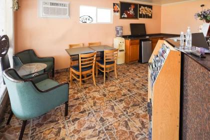 Route 66 Inn - image 13