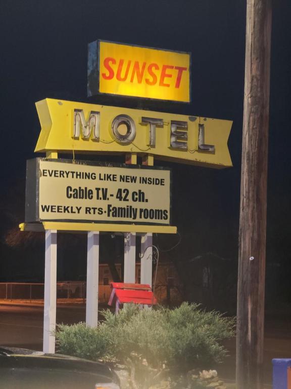 Sunset Motel Santa Rosa NM - main image