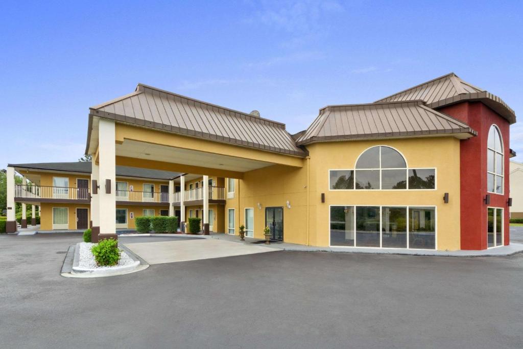 Baymont by Wyndham Santee - main image