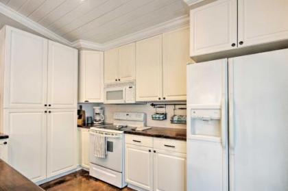 Chic Sarasota Cottage - Mins to Beach and Downtown! - image 10
