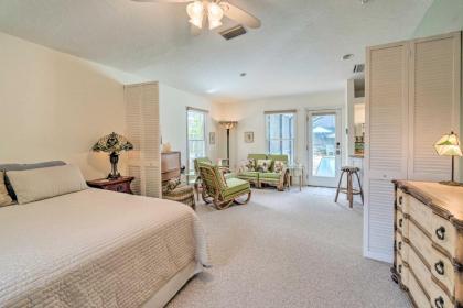 Charming Sarasota Studio with Pool Near Siesta Beach! - image 8