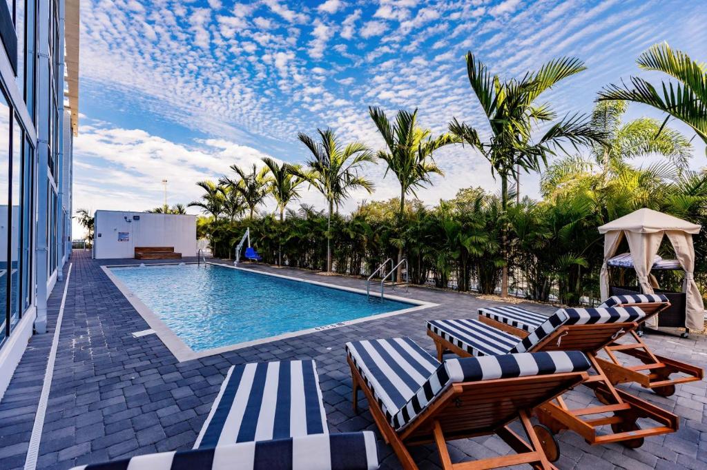Kompose Boutique Hotel Sarasota - main image