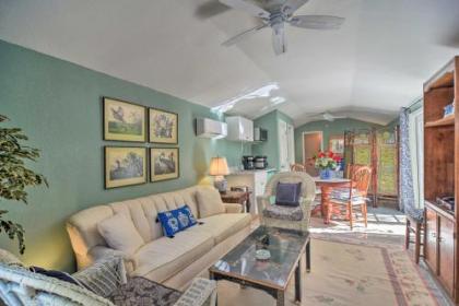Vibrant Sarasota Studio Less Than 1 Mile from Beach! - image 2