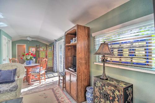 Vibrant Sarasota Studio Less Than 1 Mile from Beach! - image 5