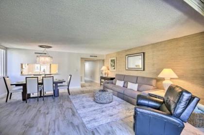 Sunny Siesta Key Condo with Beach Access and Pool - image 4