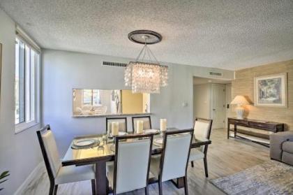 Sunny Siesta Key Condo with Beach Access and Pool - image 5