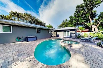 Casa Sull'Oro - Heated Pool Spa Close to Beaches home Florida
