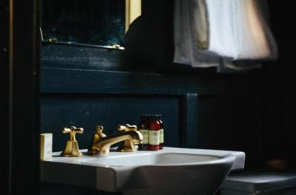 Brentwood Hotel - image 6
