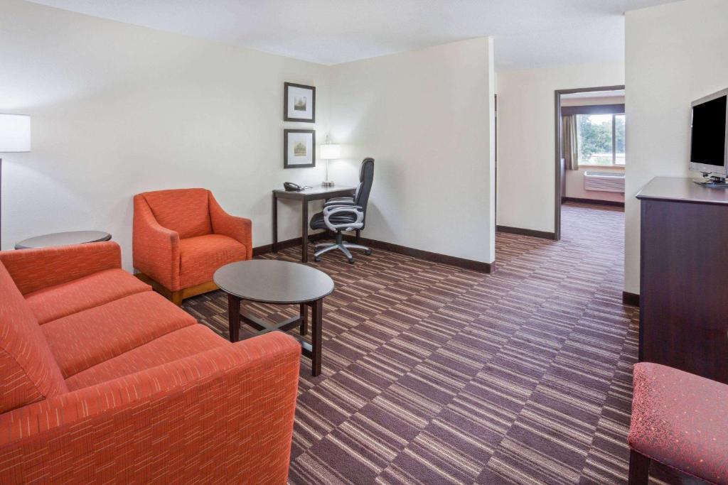 AmericInn by Wyndham Sartell - image 7