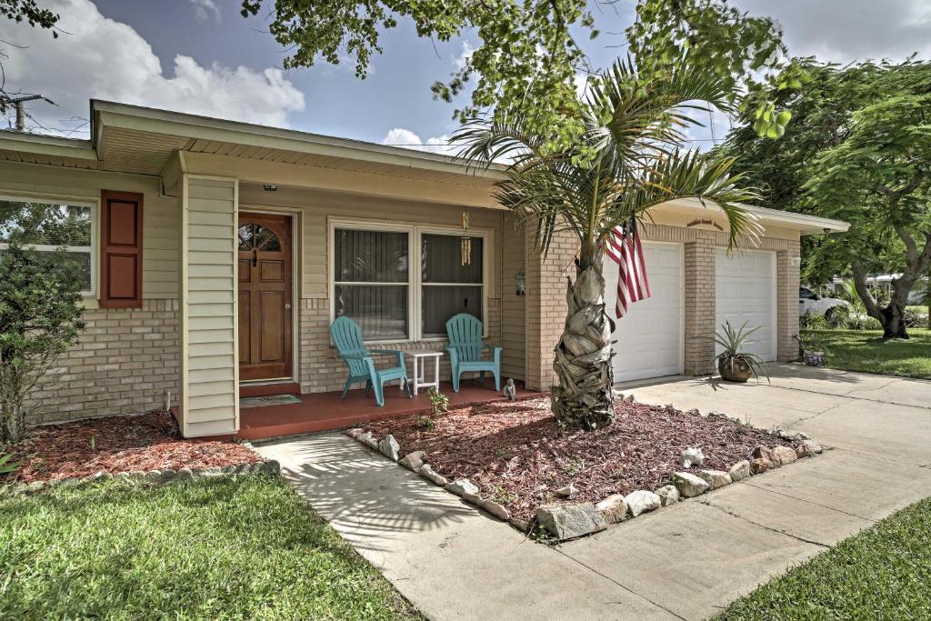 Satellite Beach Sunshine House - 5 Min to Cocoa! - main image