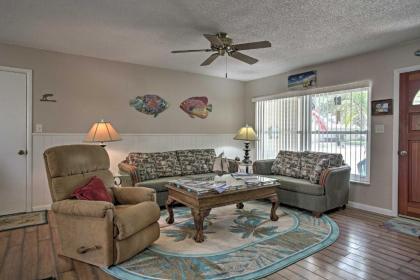 Satellite Beach Sunshine House - 5 Min to Cocoa! - image 15